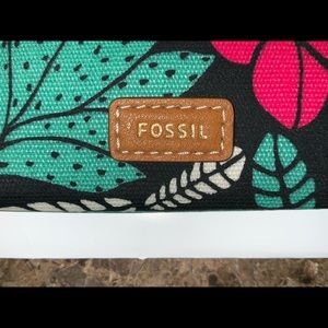 Fossil Large Tropical Wristlet NWOT